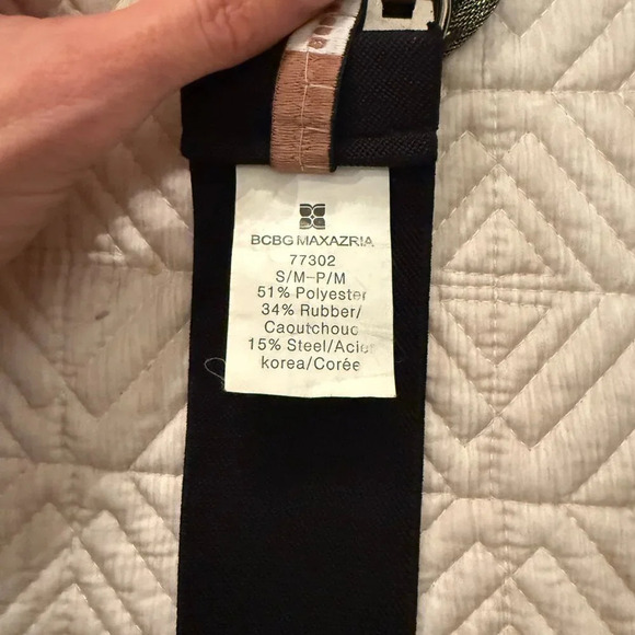 Silver and Black Stretchable Belt, BCBG  MaxAzria, Size S/M - Picture 4 of 4